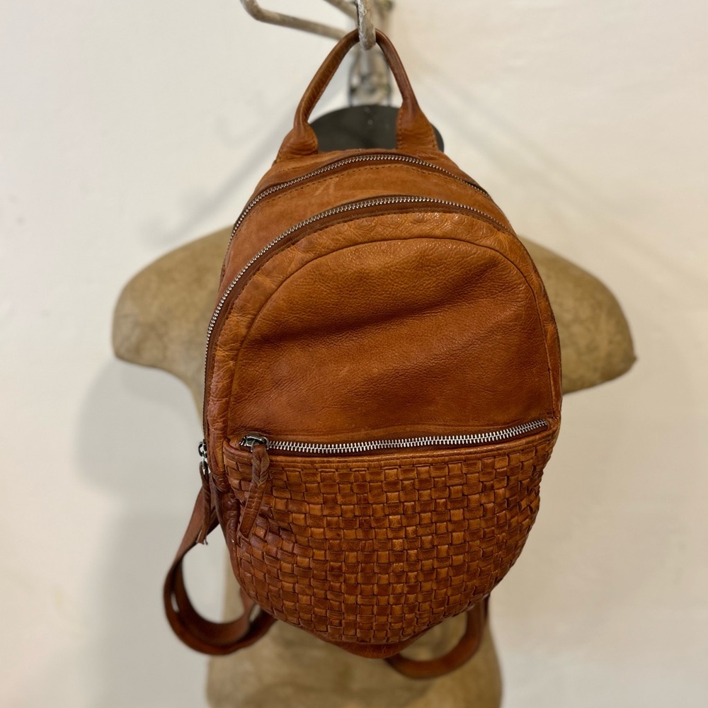 Vilenca Leather Backpack